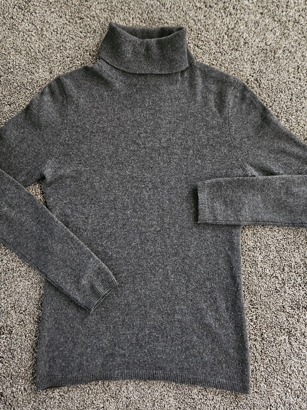 Ann Taylor Men's Charcoal Gray Turtleneck Sweater